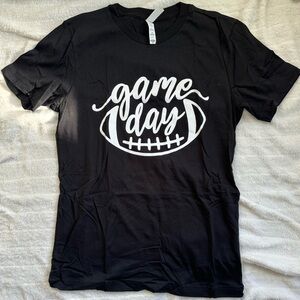 NWOT Black 'Game Day' Graphic T-Shirt